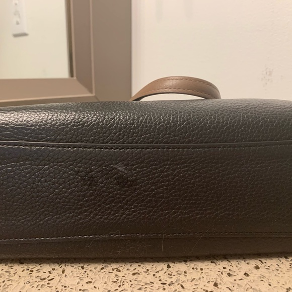 Coach purse , 2 yrs old - Picture 6 of 7